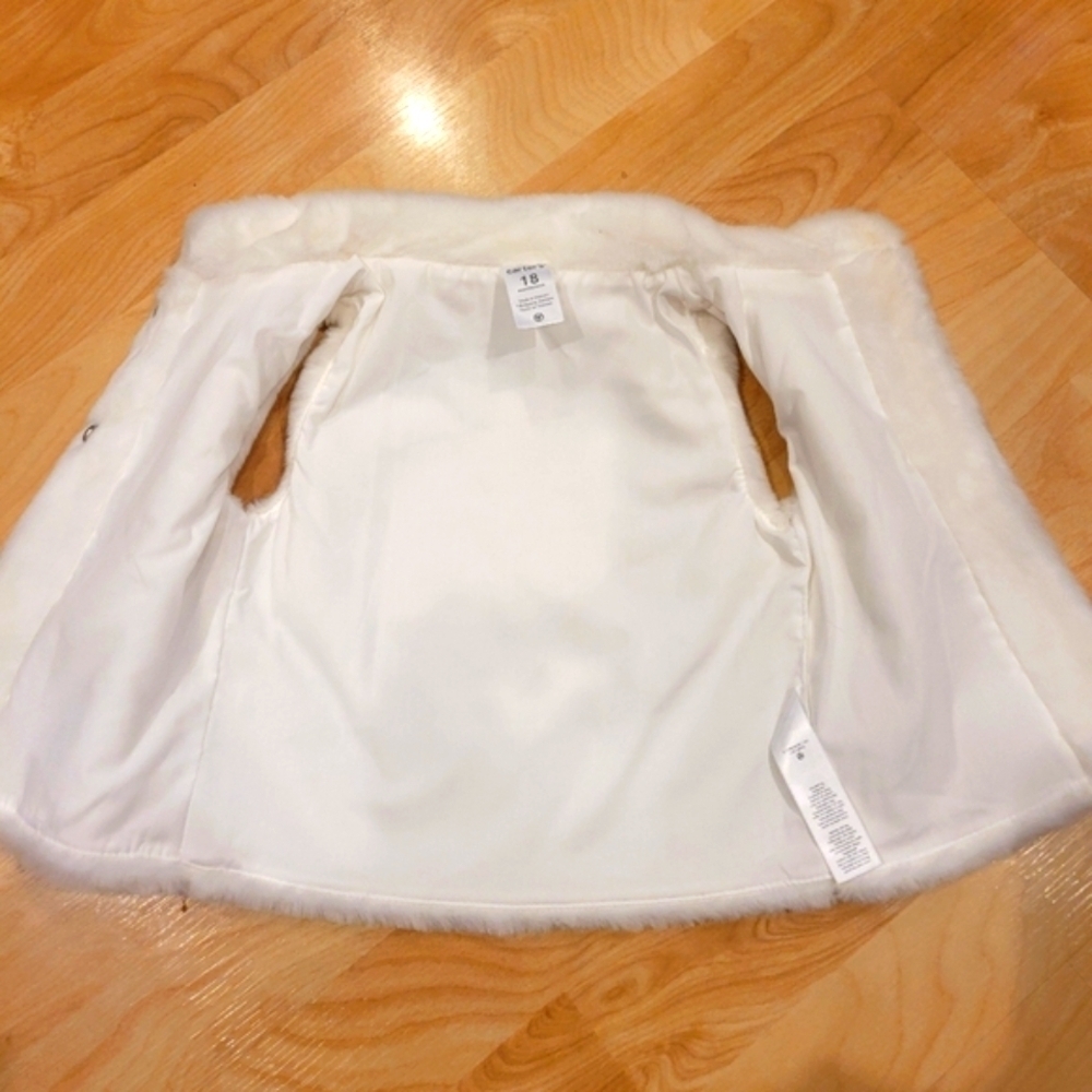 Carter's Snap Faux Fur White Vest Size 18 Months New - Picture 3 of 9